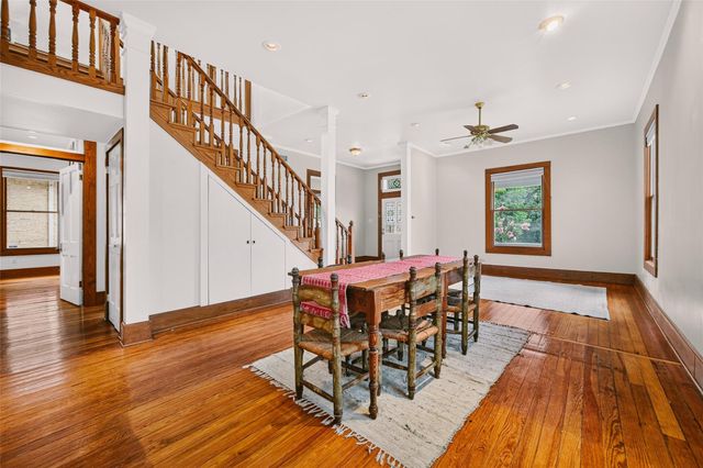 812 W 10th ST, Austin, TX 78701