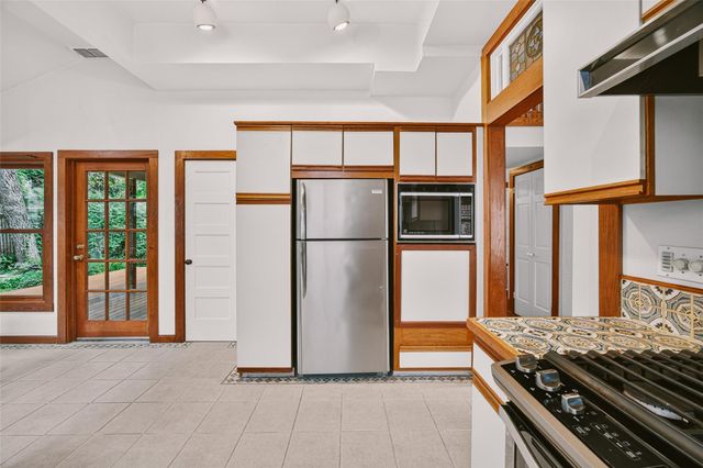 812 W 10th ST, Austin, TX 78701