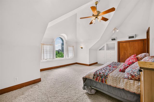 812 W 10th ST, Austin, TX 78701