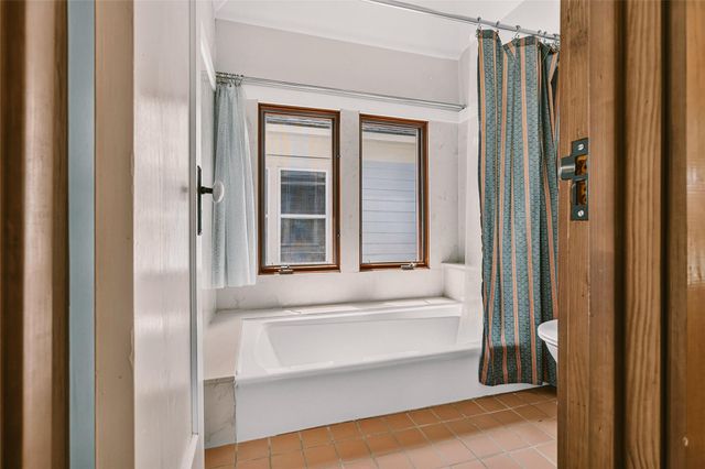 812 W 10th ST, Austin, TX 78701