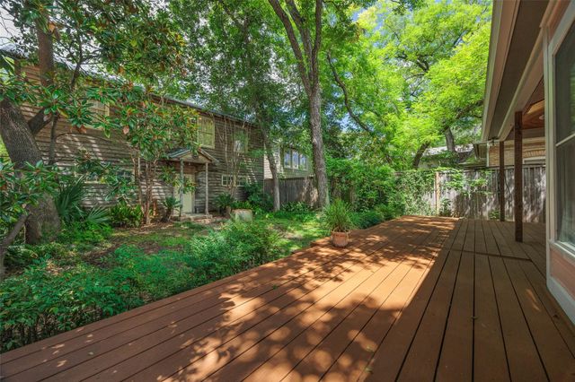 812 W 10th ST, Austin, TX 78701