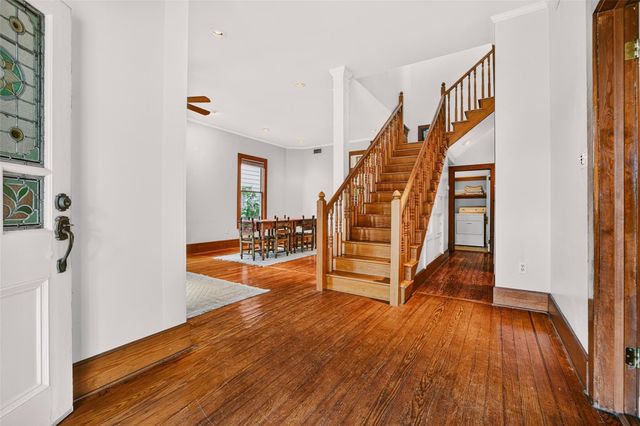 812 W 10th ST, Austin, TX 78701