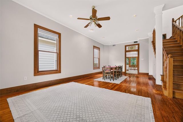 812 W 10th ST, Austin, TX 78701