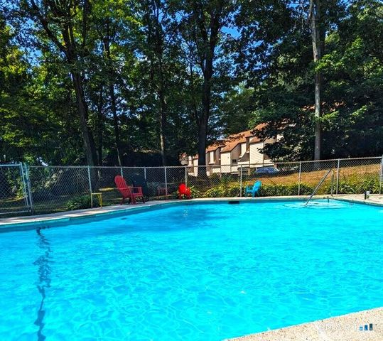 285 Queen Street 10I, Southington, CT 06489