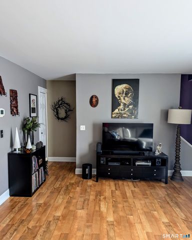 285 Queen Street 10I, Southington, CT 06489