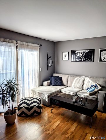 285 Queen Street 10I, Southington, CT 06489