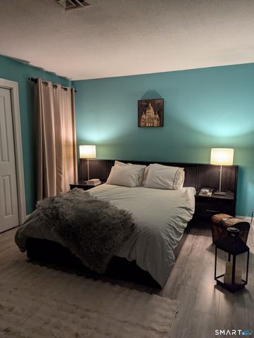 285 Queen Street 10I, Southington, CT 06489