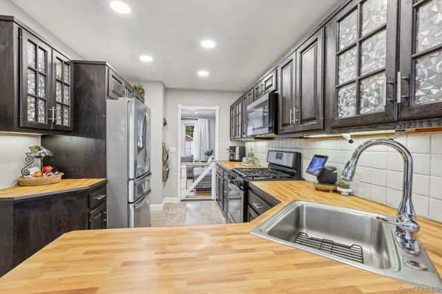 52 Prairie Avenue, Suffern, NY 10901