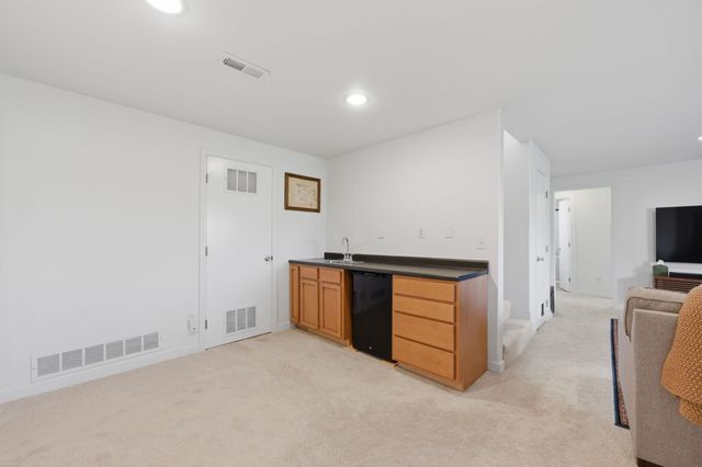 12222 E Ayesbury Ct, Wichita, KS 67226