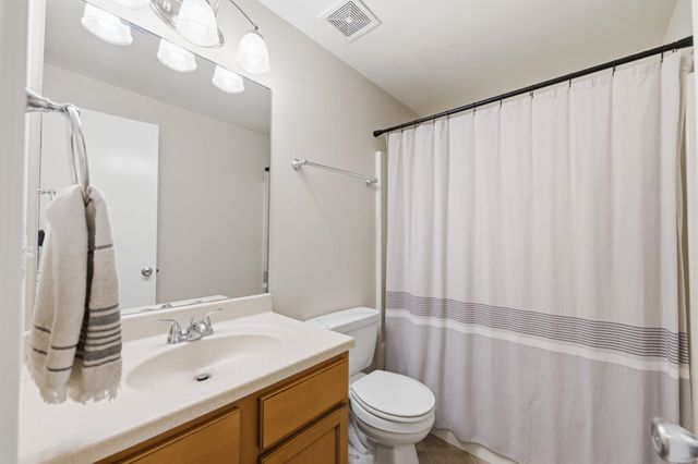 12222 E Ayesbury Ct, Wichita, KS 67226