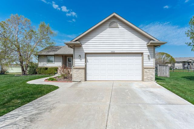 12222 E Ayesbury Ct, Wichita, KS 67226