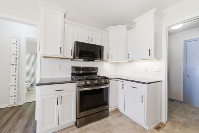 12222 E Ayesbury Ct, Wichita, KS 67226