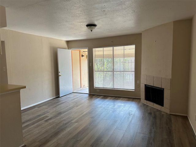 10100 S Gessner Road 212, Houston, TX 77071