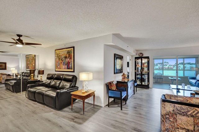 6096 Huntwick Terrace 307, Delray Beach, FL 33484