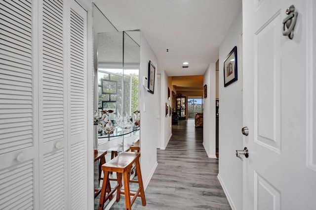 6096 Huntwick Terrace 307, Delray Beach, FL 33484