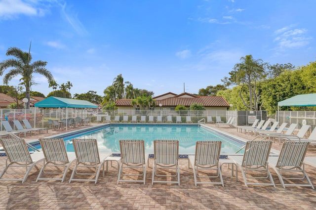 6096 Huntwick Terrace 307, Delray Beach, FL 33484