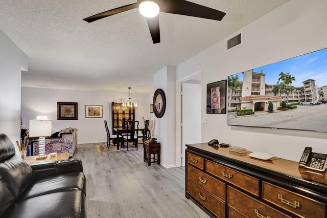 6096 Huntwick Terrace 307, Delray Beach, FL 33484