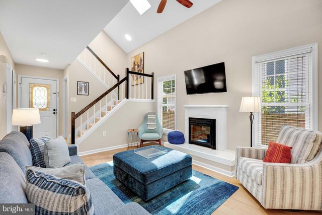 15262 LARKSPUR LN, Dumfries, VA 22025