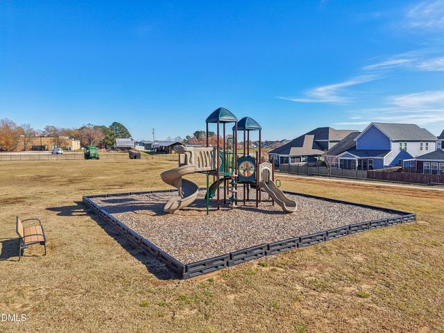 91 Commons Circle, Clayton, NC 27520