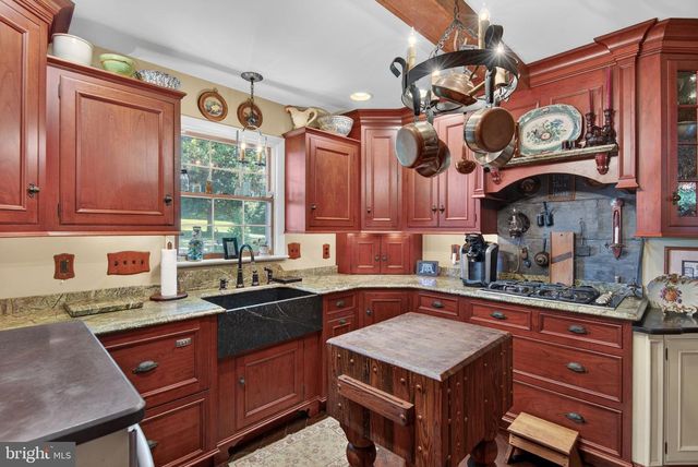 4190 WOLFS CHURCH RD, York, PA 17408
