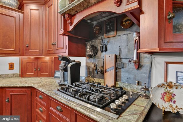 4190 WOLFS CHURCH RD, York, PA 17408