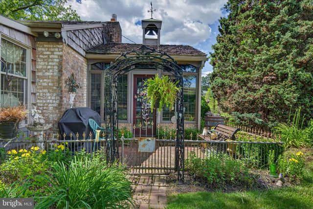 4190 WOLFS CHURCH RD, York, PA 17408