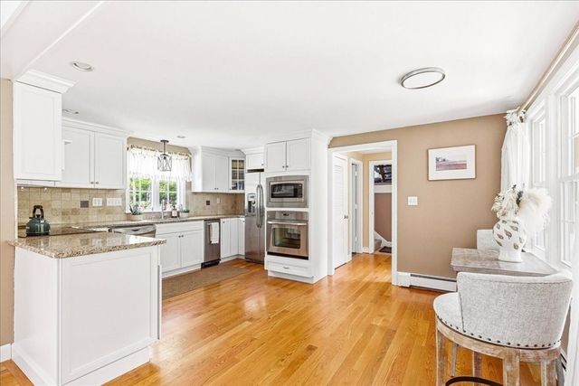 8 Bridge St, Norwell, MA 02061
