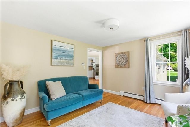 8 Bridge St, Norwell, MA 02061