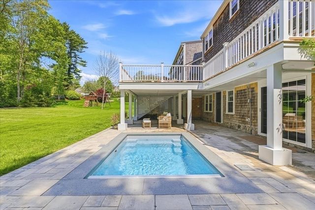 8 Bridge St, Norwell, MA 02061
