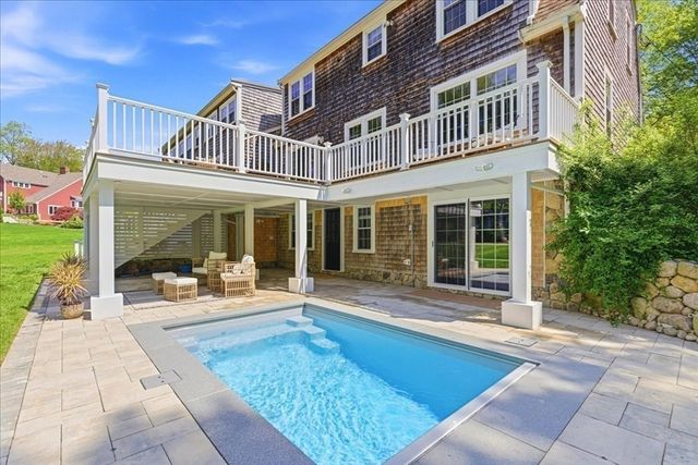 8 Bridge St, Norwell, MA 02061
