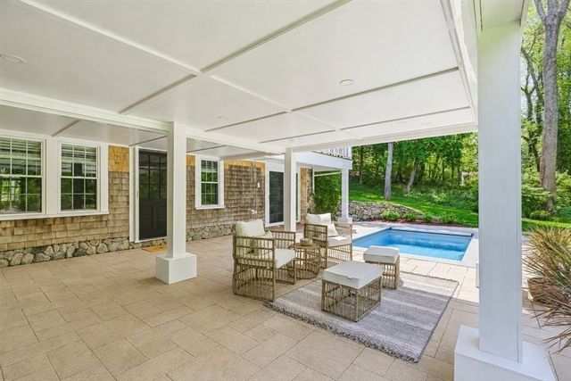 8 Bridge St, Norwell, MA 02061