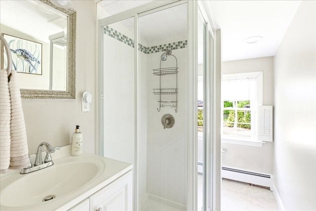8 Bridge St, Norwell, MA 02061