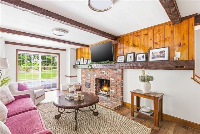 8 Bridge St, Norwell, MA 02061