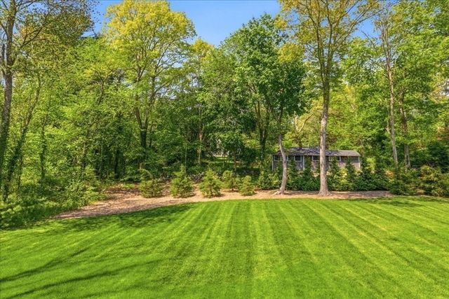 8 Bridge St, Norwell, MA 02061