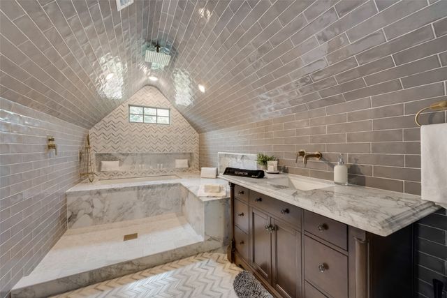 717 Ridgeway Street, Dallas, TX 75214