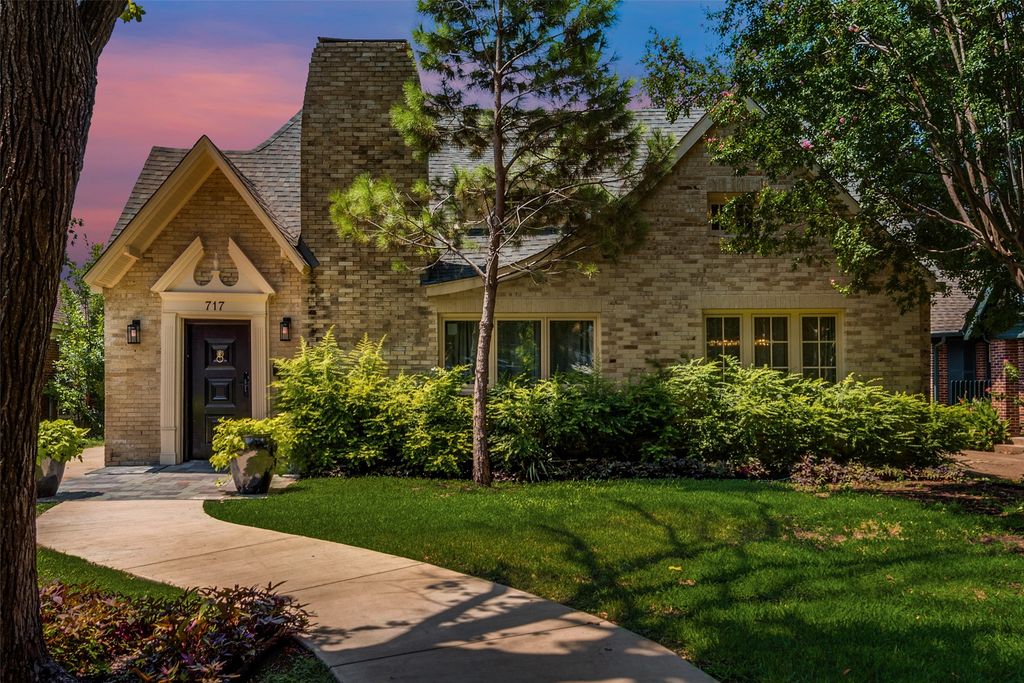 717 Ridgeway Street, Dallas, TX 75214