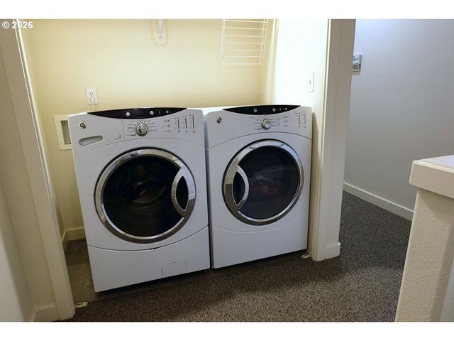 618 Ne GARSWOOD Ln, Hillsboro, OR 97006