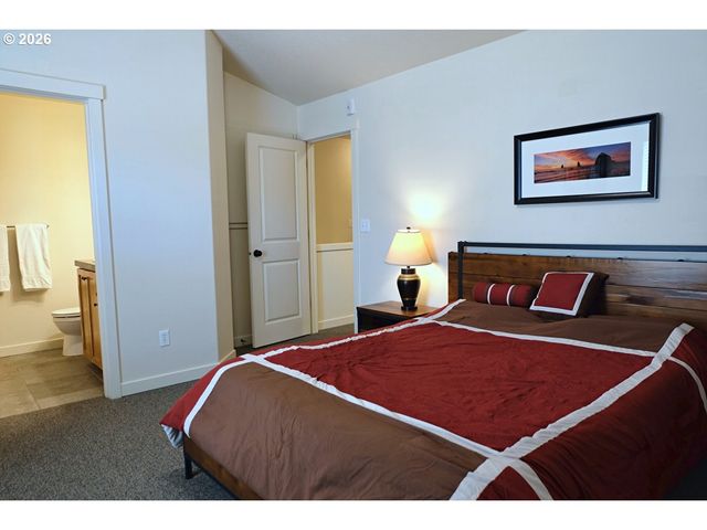 618 Ne GARSWOOD Ln, Hillsboro, OR 97006