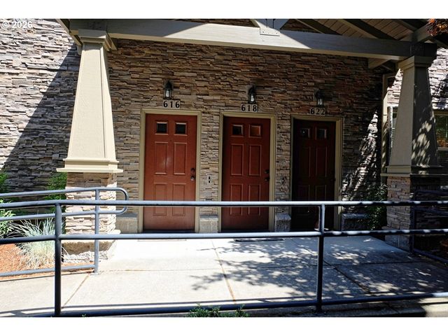 618 Ne GARSWOOD Ln, Hillsboro, OR 97006