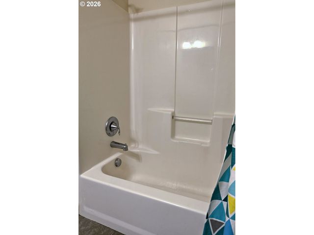 618 Ne GARSWOOD Ln, Hillsboro, OR 97006