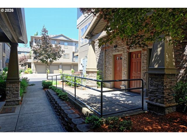 618 Ne GARSWOOD Ln, Hillsboro, OR 97006