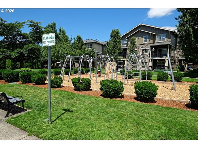 618 Ne GARSWOOD Ln, Hillsboro, OR 97006