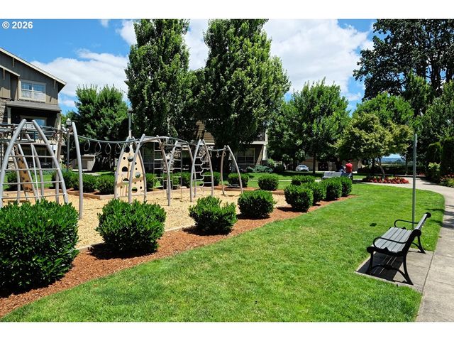 618 Ne GARSWOOD Ln, Hillsboro, OR 97006