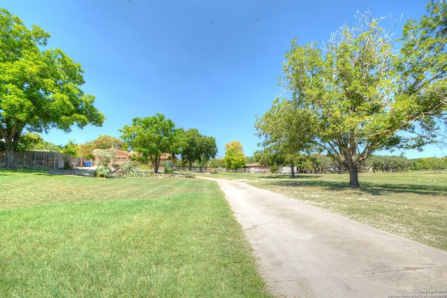 416 Valley, Kerrville, TX 78028