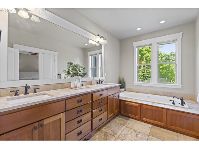 13553 Se 180TH Ave, Happy Valley, OR 97086