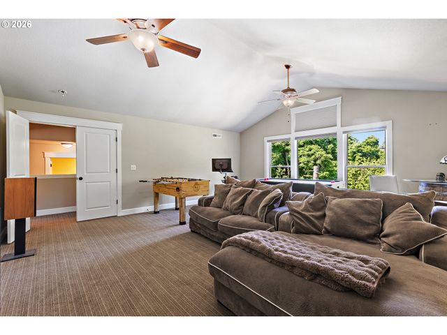 13553 Se 180TH Ave, Happy Valley, OR 97086