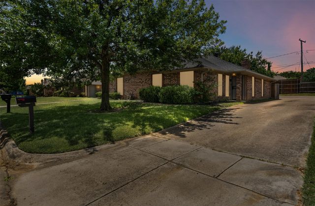 5216 Wild Horse Court, Arlington, TX 76017