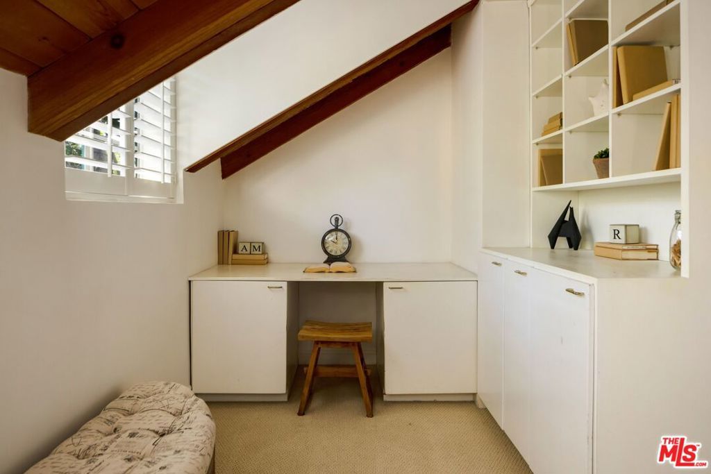 Image 19 of property listing at 1030 N Kenter Avenue, Los Angeles, CA 90049