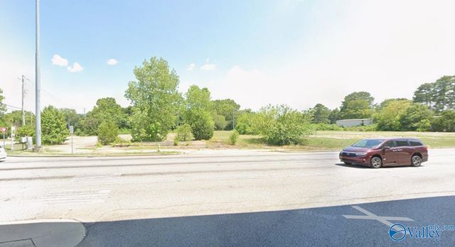 2524 Memorial Parkway North, Huntsville, AL 35810