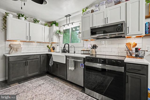1029 LAUREL DR, Middletown, PA 17057